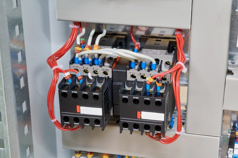 ¿Qué Es Un Contactor? Tipos, Funcionamiento Y Elección - Decennial